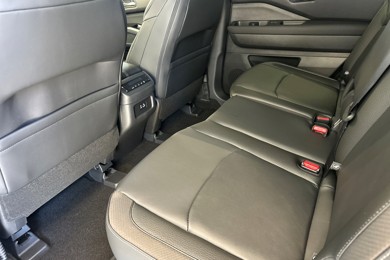 Vehicle image 13 of 37