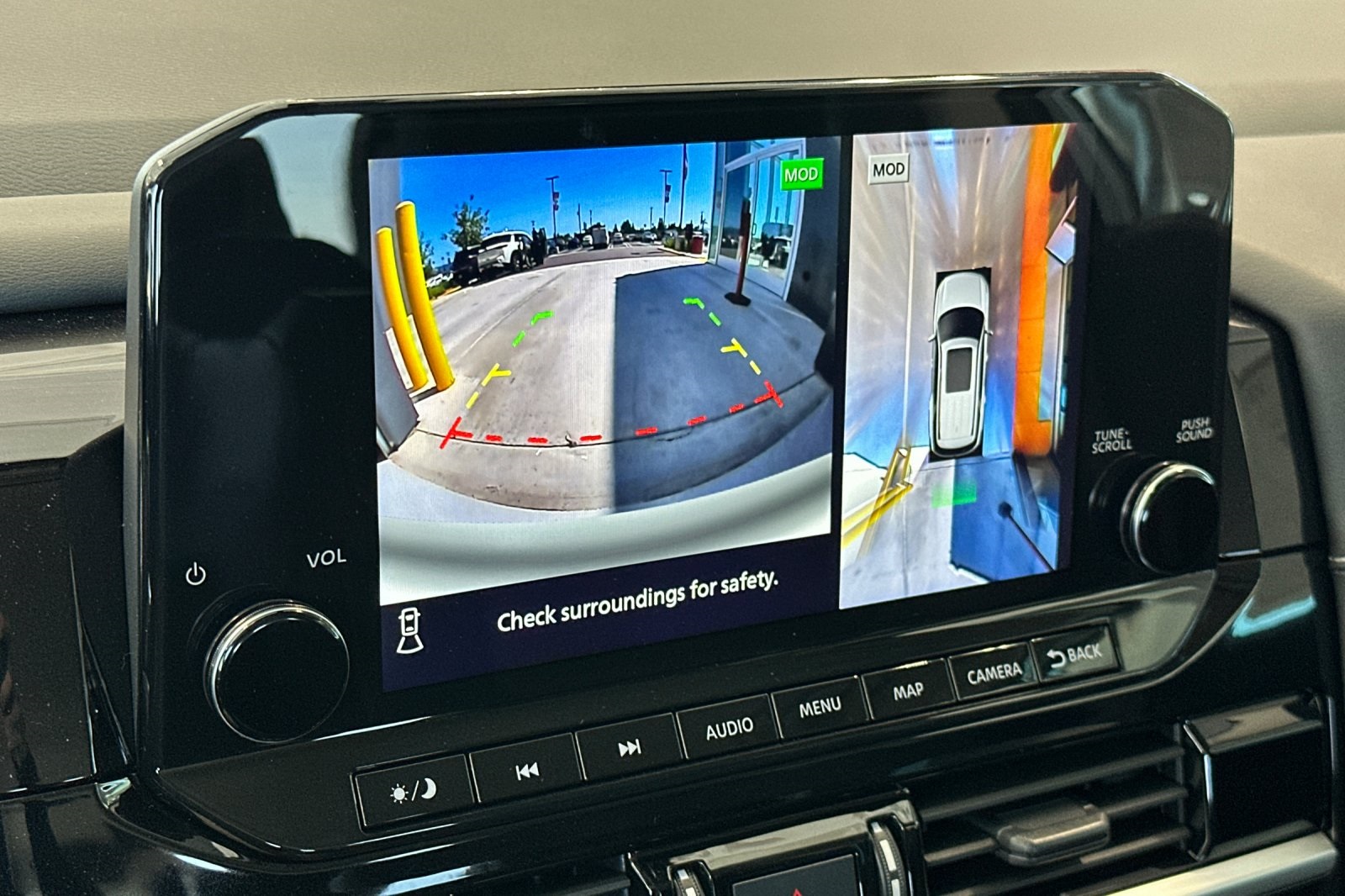Vehicle image 20 of 37