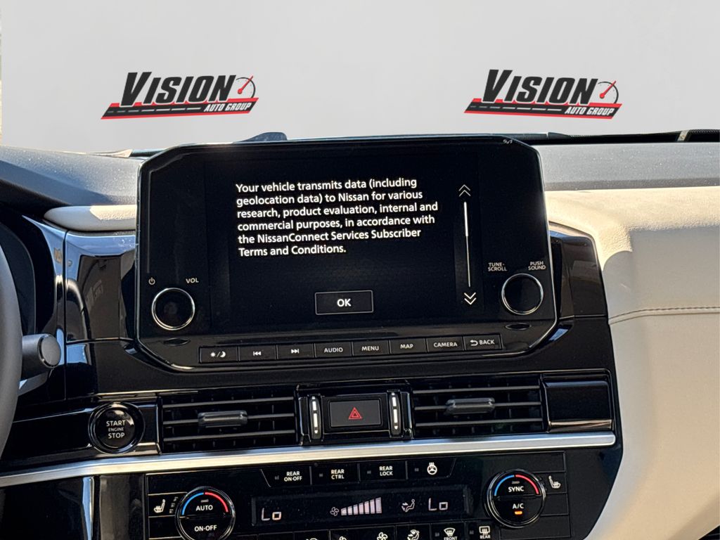 2025 Nissan Pathfinder SL Image 25 of 42