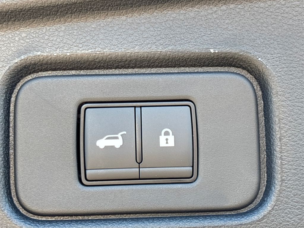 2025 Nissan Pathfinder SL Image 28 of 42