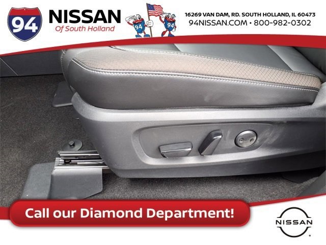 Vehicle image 12 of 21