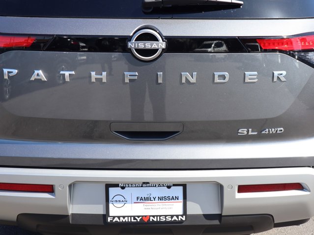 Vehicle image 15 of 26
