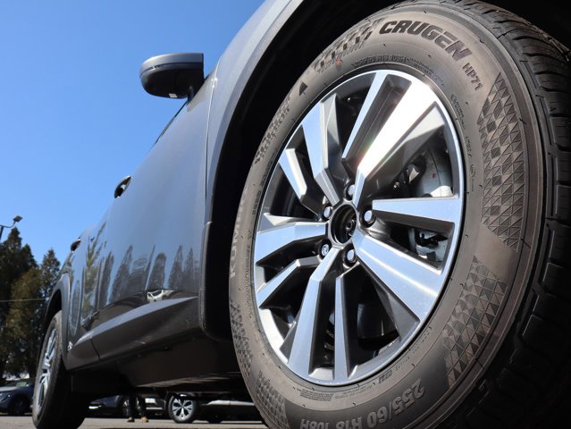 Vehicle image 11 of 26