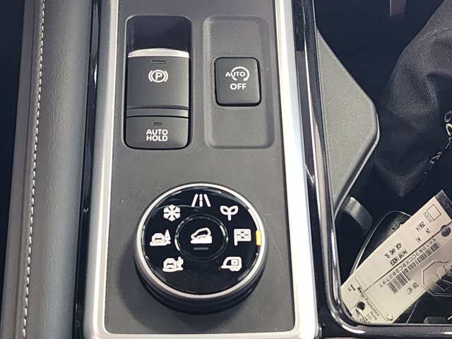 Vehicle image 22 of 26