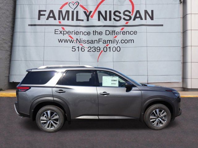 Vehicle image 7 of 26