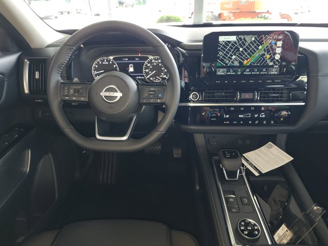 Vehicle image 20 of 26