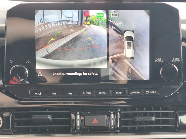 Vehicle image 23 of 26