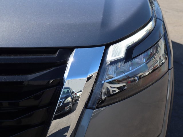 Vehicle image 10 of 26