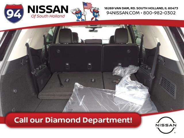 Vehicle image 14 of 21