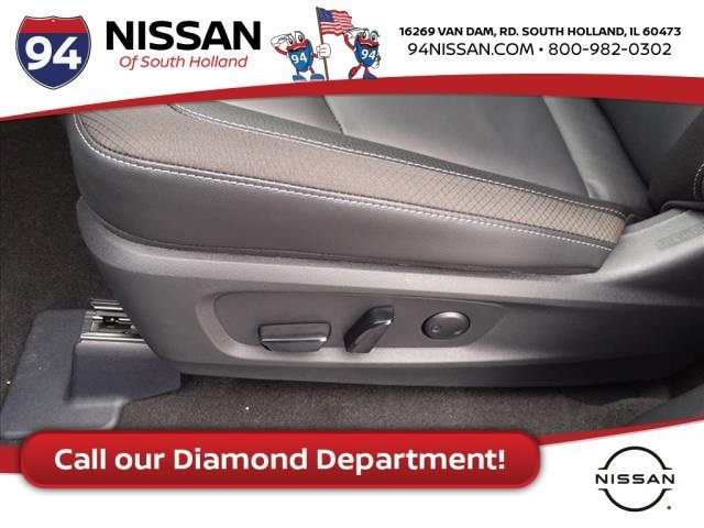 Vehicle image 12 of 21