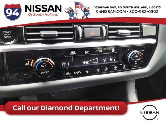 Vehicle image 18 of 21