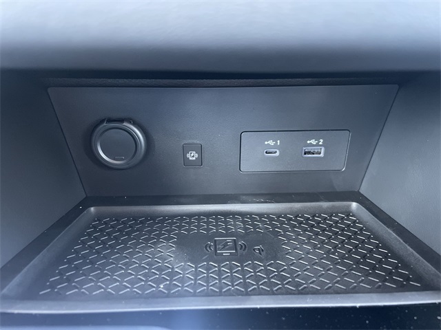 2025 Nissan Pathfinder SL Image 17 of 34