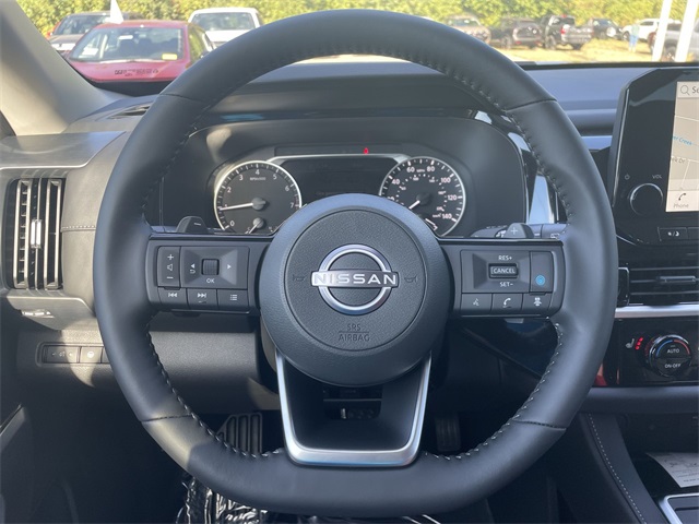 2025 Nissan Pathfinder SL Image 22 of 34