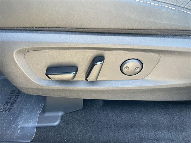 2025 Nissan Pathfinder SL Image 34 of 34