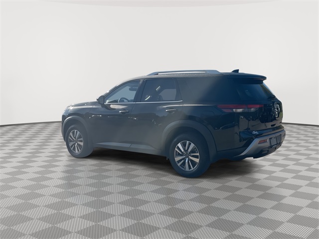 2025 Nissan Pathfinder SL Image 11 of 34