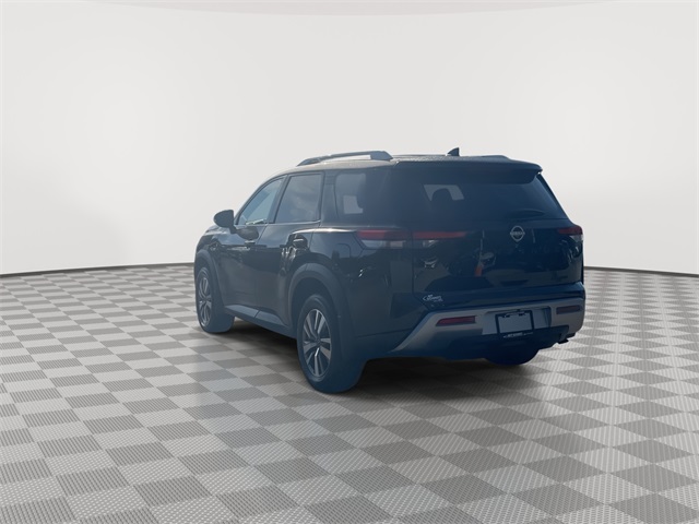 2025 Nissan Pathfinder SL Image 12 of 34