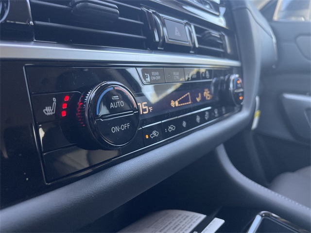 2025 Nissan Pathfinder SL Image 31 of 34