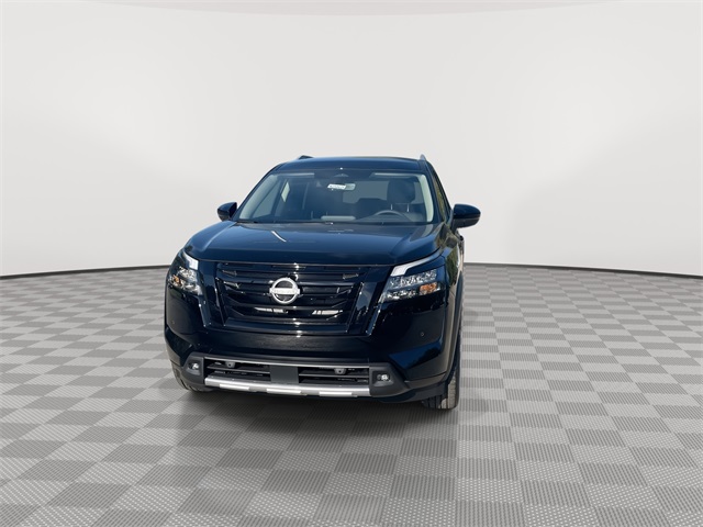 2025 Nissan Pathfinder SL Image 3 of 34