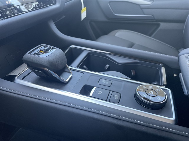 2025 Nissan Pathfinder SL Image 26 of 34