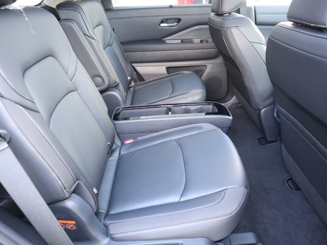 Vehicle image 22 of 30