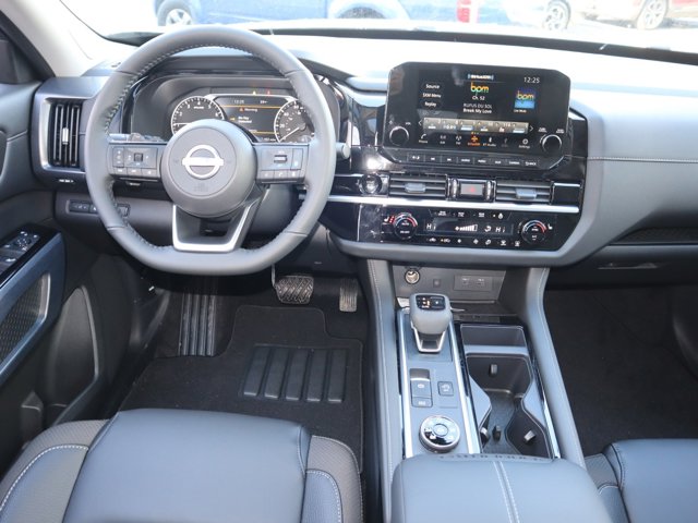 Vehicle image 20 of 30