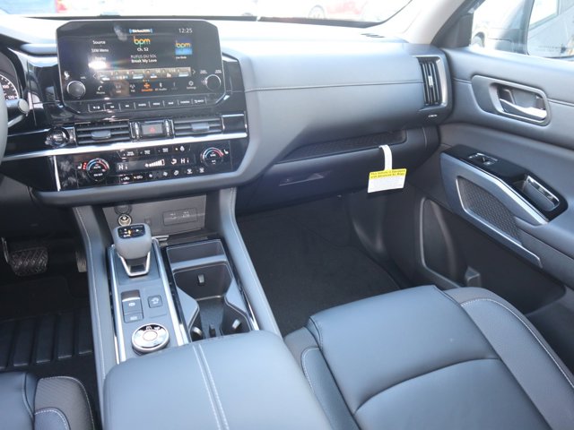 Vehicle image 21 of 30