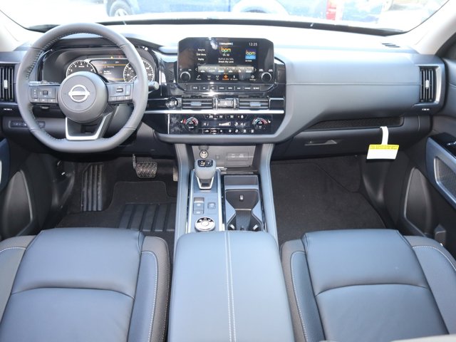 Vehicle image 19 of 30