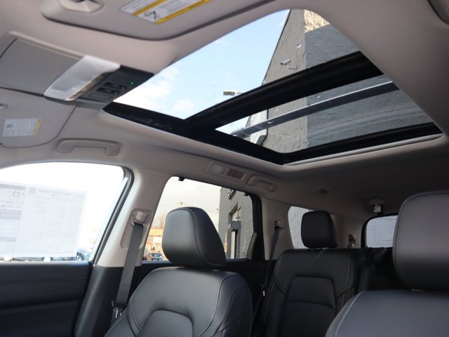 Vehicle image 16 of 30