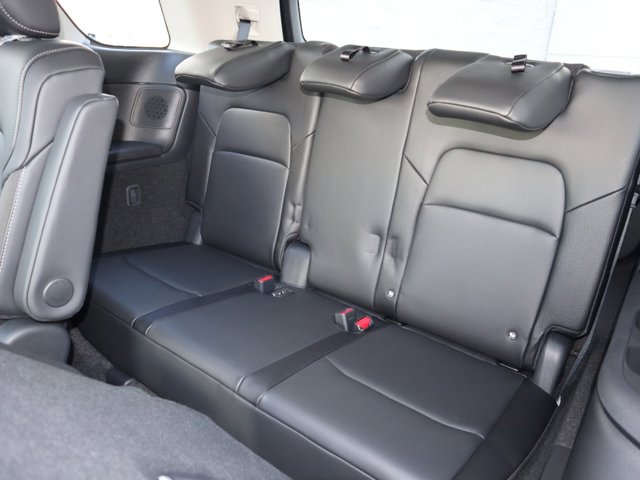 Vehicle image 18 of 30