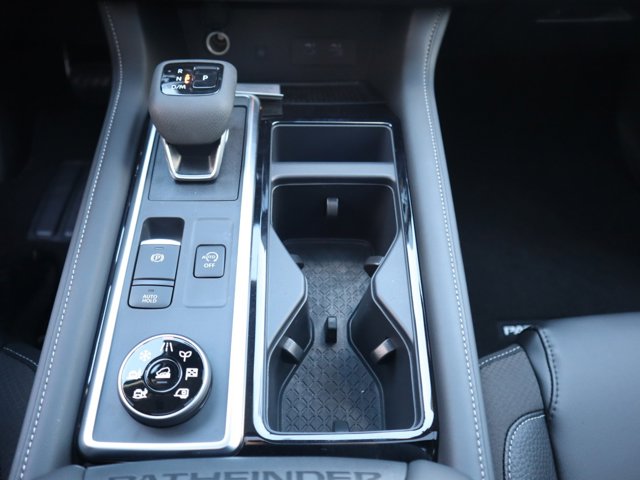 Vehicle image 28 of 30