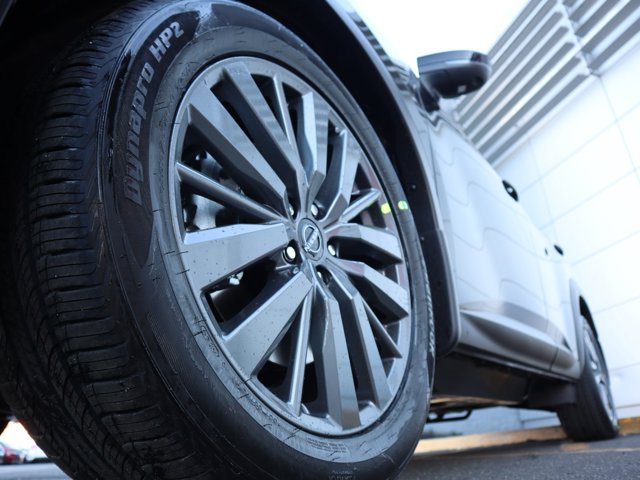 Vehicle image 8 of 30
