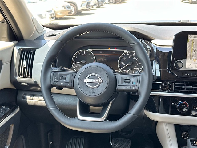 Vehicle image 10 of 18