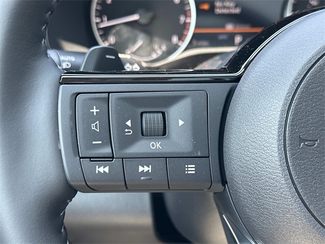 Vehicle image 12 of 18