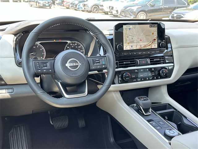 Vehicle image 7 of 18