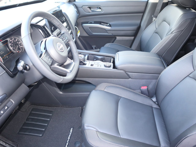 Vehicle image 12 of 28
