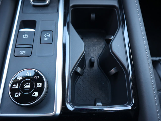 Vehicle image 25 of 28