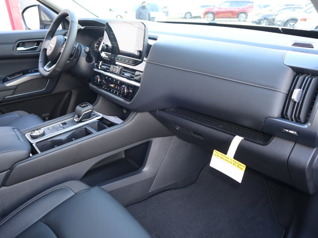 Vehicle image 23 of 28