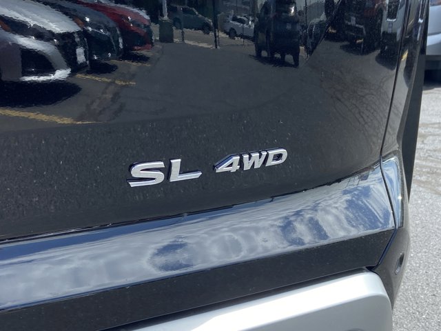 Vehicle image 11 of 28