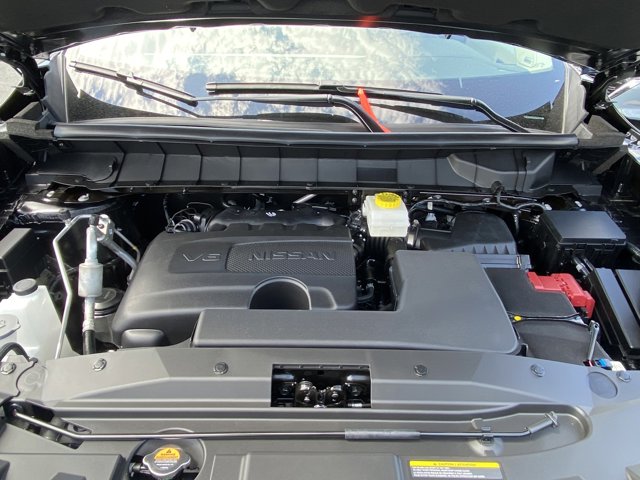 Vehicle image 10 of 28