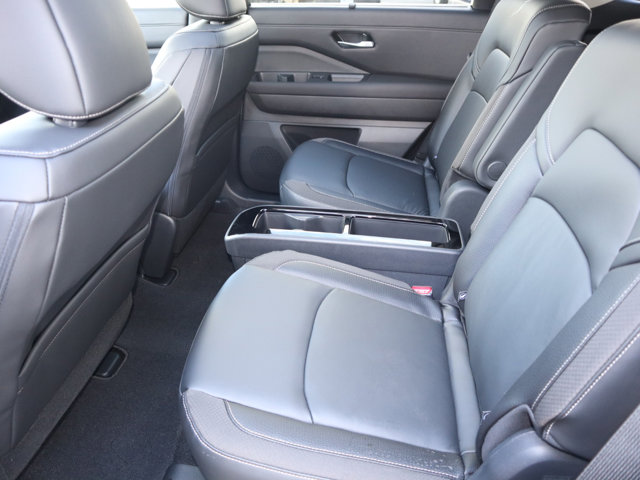 Vehicle image 15 of 28