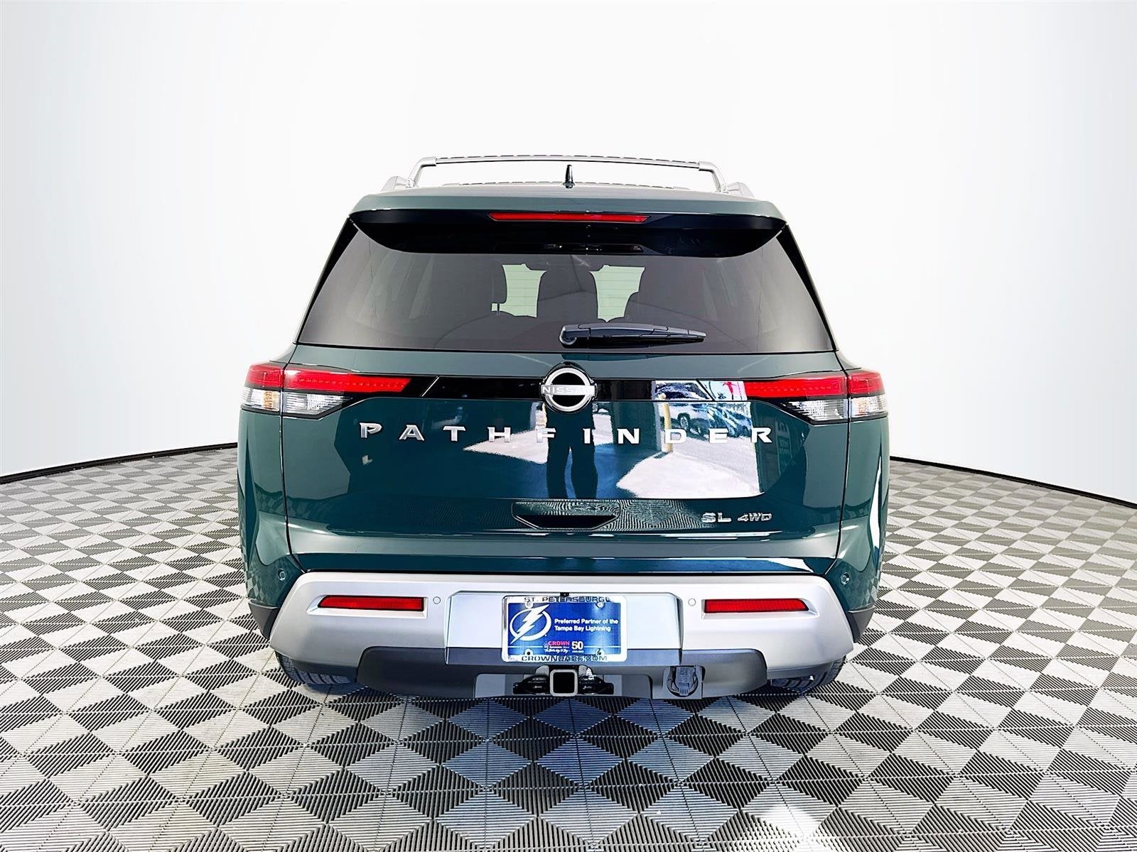 Vehicle image 9 of 47