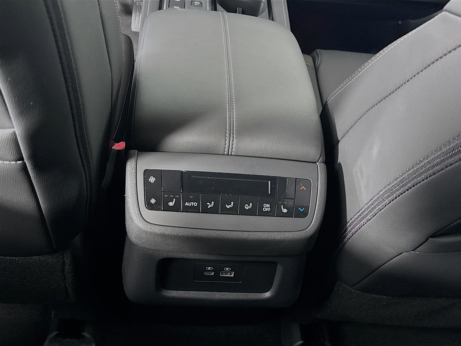 Vehicle image 29 of 47
