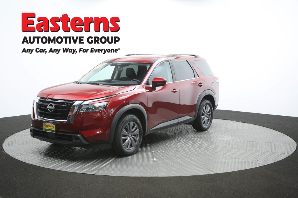 2025 Nissan Pathfinder SV Image 1 of 65