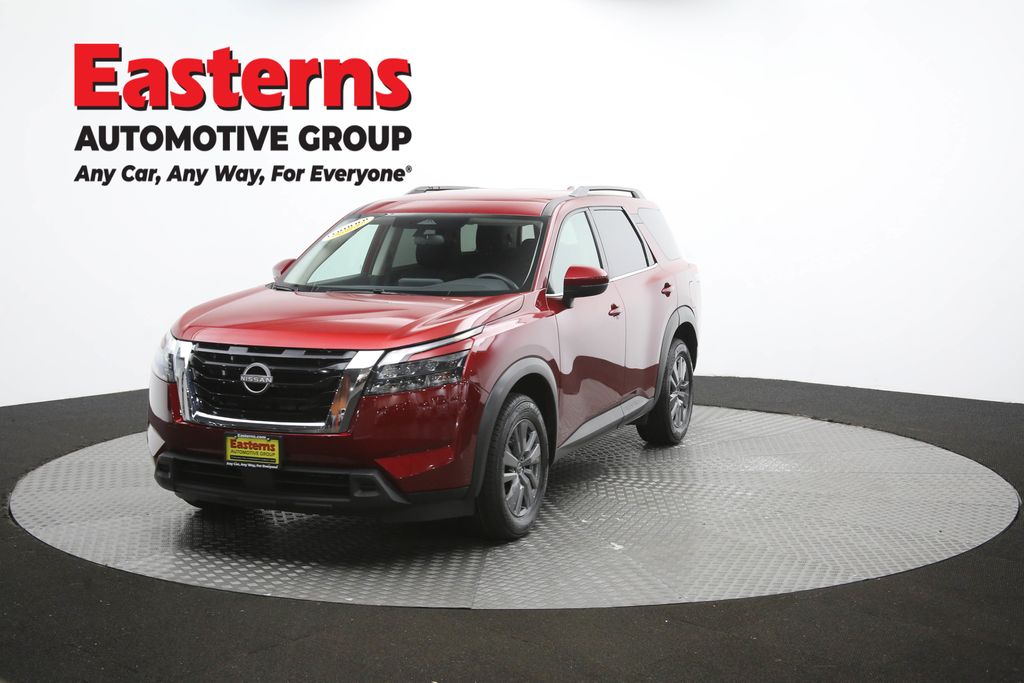 2025 Nissan Pathfinder SV Image 3 of 65