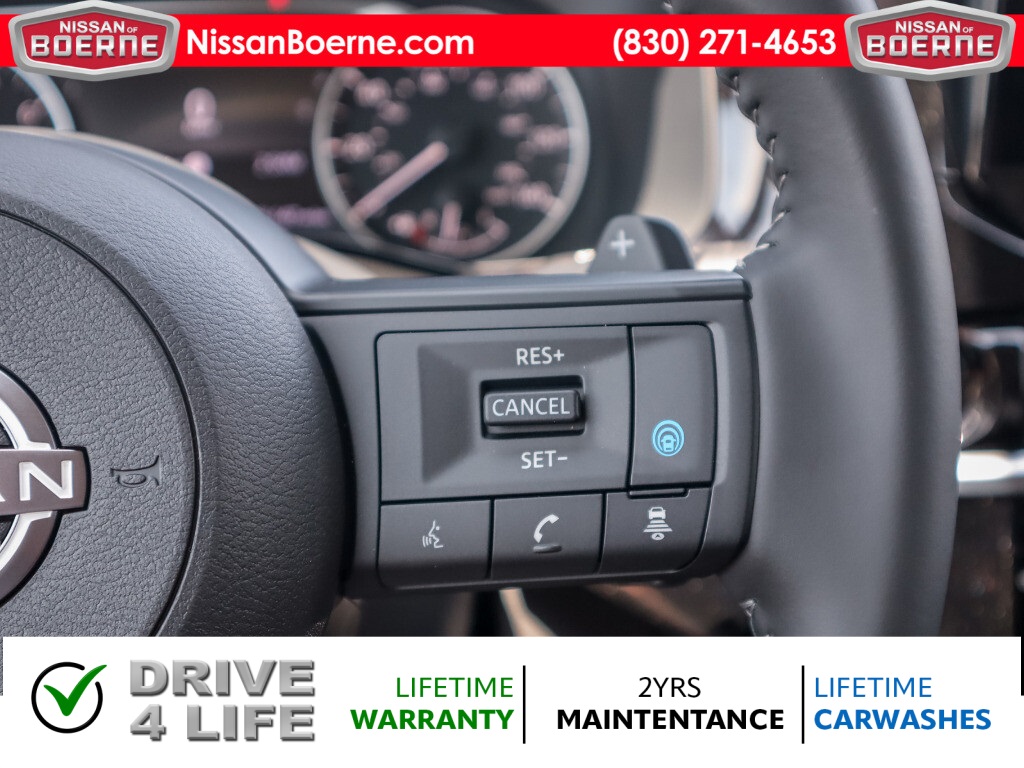 Vehicle image 11 of 24