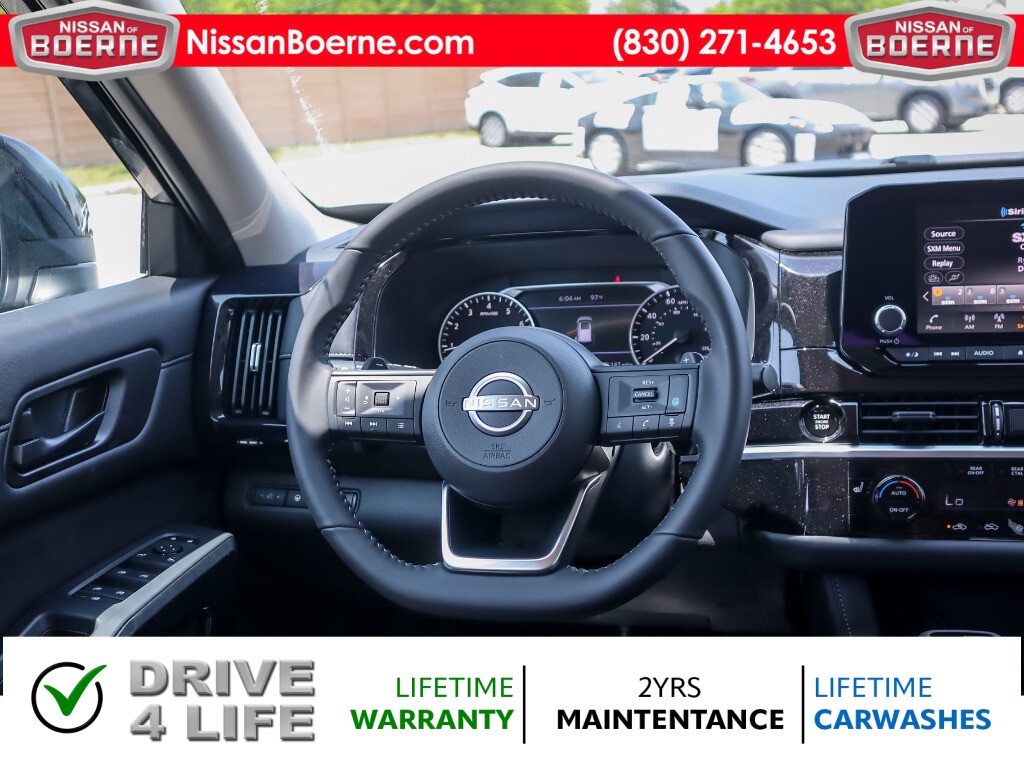 Vehicle image 19 of 24