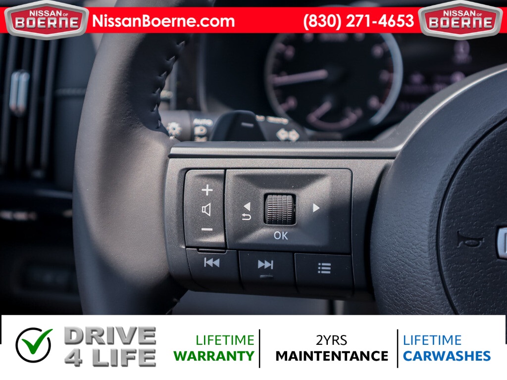 Vehicle image 10 of 24
