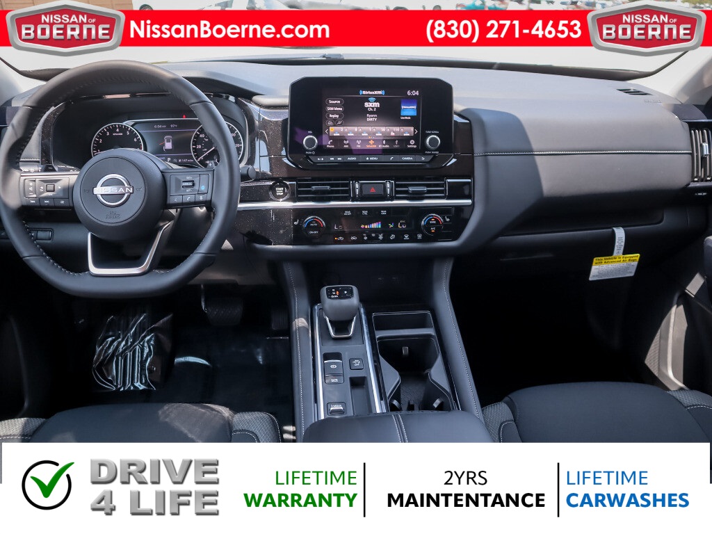 Vehicle image 17 of 24