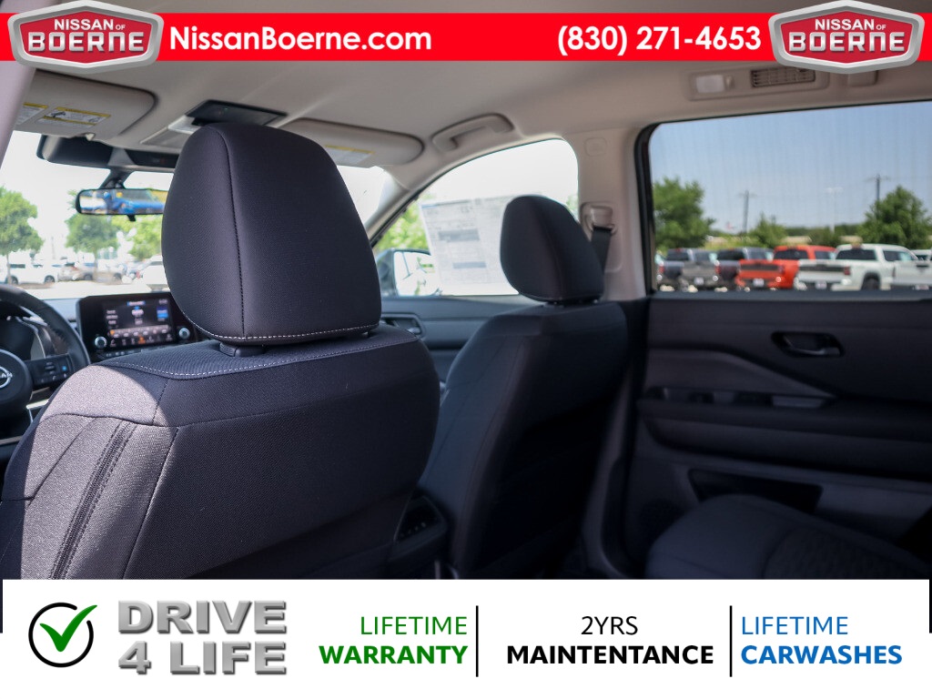Vehicle image 20 of 24