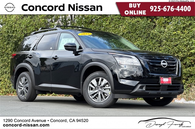 2025 Nissan Pathfinder SV Image 8 of 36